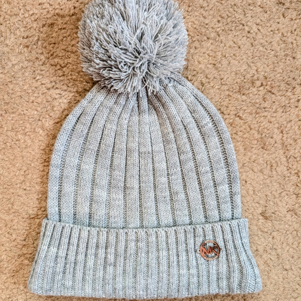 Mickael Kors Gray Knit Pom-Pom Beanie